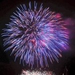 昨年１１月、西宮市で２４年ぶりに開かれた花火大会の様子＝西宮市西宮浜４