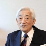 「今を楽しく懸命に生きることが大切」と語る瀬尾征男さん＝東京都千代田区