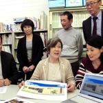 新しい拠点「あすパーク」の活用方法を話し合うＣＳ神戸の中村順子理事長（前列右から２人目）ら＝神戸市東灘区住吉東町５