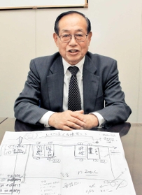 阪神・淡路大震災当時について語る元日銀神戸支店長の遠藤勝裕さん＝大阪市北区