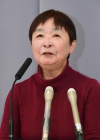 兵庫県の追悼式典で遺族代表として言葉を述べる松本幸子さん＝１４日午後、兵庫県庁（撮影・秋山亮太）