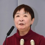 兵庫県の追悼式典で遺族代表として言葉を述べる松本幸子さん＝１４日午後、兵庫県庁（撮影・秋山亮太）