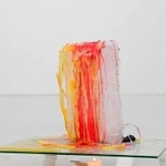 野村さんが以前制作した、氷にろうをかけた作品（野村さん提供）