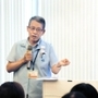 神戸市消防局の消防隊員として消火活動に従事した野村勝さん。経験を語り部として伝え続ける＝神戸市中央区脇浜海岸通１、人と防災未来センター