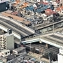 阪神・淡路大震災で高架が真っ二つに折れた阪神高速神戸線＝１９９５年１月１８日、西宮市甲子園高潮町