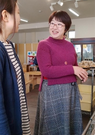 山根麻衣子さん