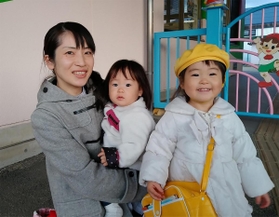 山根光保子さん親子