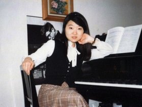 ピアノ講師として活躍した猪木聡子さん（猪木さん提供）
