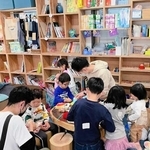 室内あそび場「ＰＯＲＴＯ（ポルト）」と連携して開いたイベント「まちなかパパひろば」の様子＝２０２３年４月、神戸市中央区八幡通４、ＰＯＲＴＯ（永山優さん提供）