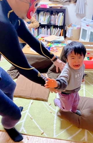 余裕をかましていた次男、ギャン泣き