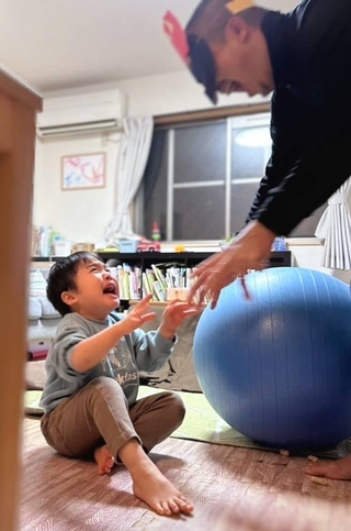 リビングに鬼（夫）が登場