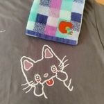 保育所勤務が決まって用意した、「ノンタンTシャツ」と「はらぺこあおむしタオル」。ノンタンに気づいて「べー！べー！」と喜んでくれました。