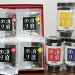 味付けされ、販売されている須磨海苔＝神戸市内