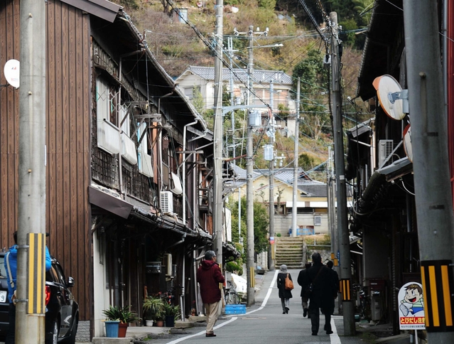 相生市の市街地に残る播磨造船所の旧社宅＝相生市旭５