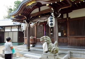 旧多聞村内で唯一の神社「多聞六神社」＝神戸市垂水区本多聞１