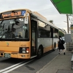 道幅が狭いため、中型のバスが使用されている１系統の路線＝神戸市垂水区霞ケ丘６