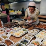 ずらりと並んだ多種多様な総菜