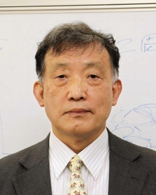 兵庫県立大学人工知能研究教育センター研究部長　松井伸之名誉教授
