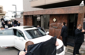 組関係者が出入りした定例会会場の俠友会事務所＝淡路市志筑