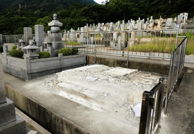 山口組歴代組長の供養塔が撤去された墓地＝神戸市灘区大石、長峰霊園（２０１７年８月３０日撮影）