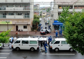 発砲事件があった現場付近＝１２日午前、神戸市長田区五番町