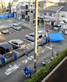白昼の路上で発砲事件があった尼崎市の現場。神戸山口組系組長ら２人が撃たれ、重傷を負った＝２０２０年１１月３日、同市稲葉元町２