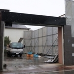 近く解体工事が始まる真鍋組の事務所＝７日午前、尼崎市戸ノ内町３