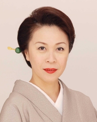 内海英華（寄席三味線・女道楽）